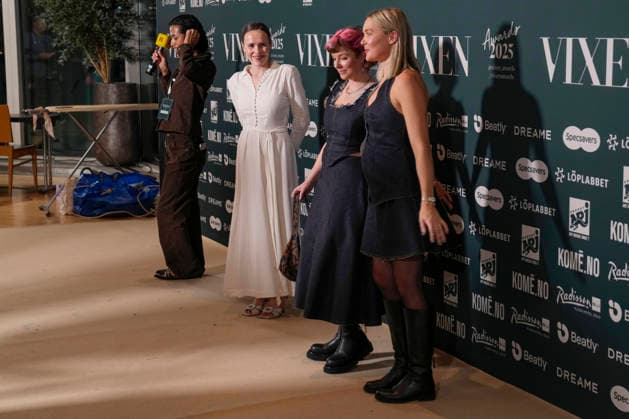 Vixen Awards 2025 Oslo, Norway 20260123 Marti Evju left and Ingrid Bergtun right arriving at the podium for the Vixen Awards 2025 at the Radisson Blu Plaza Hotel in Oslo on Friday Photo Fredrik Varfjell NTB Oslo Norway gtwOR5ZTpdk EDITORIAL USE ONLY Ref ENTgtwOR5ZTpdk jpg  Copyright: xFredrikxVarfjellx xNTBx