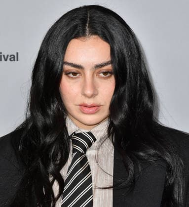 2026 Sundance Film Festival - The Moment Premiere Charli XCX attends the The Moment Premiere during the 2026 Sundance Film Festival at Eccles Center Theater on January 23, 2026 in Park City, Utah. Park City Eccles Theatre Utah United States of America Copyright: xCxFlanigan imageSPACEx