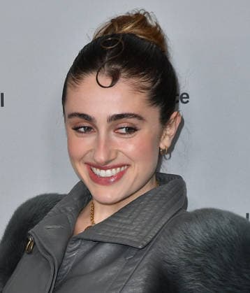2026 Sundance Film Festival - The Moment Premiere Rachel Sennott attends the The Moment Premiere during the 2026 Sundance Film Festival at Eccles Center Theater on January 23, 2026 in Park City, Utah. Park City Eccles Theatre Utah United States of America Copyright: xCxFlanigan imageSPACEx