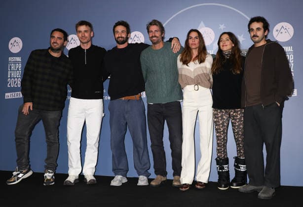 29eme Festival International du Film de Comedie de lAlpe dHuez 2026 International Alpe d Huez Comedy Film Festival Kevin Garnichat, Guilaume Labbe, Tom Leeb, Elsa Leeb, Constance Labbe et Bertrand Goncalves 452458 2026 01 23 Alpe dHuez France  Copyright: xIsabellexVautierx xStarfacex STAR_452458_044