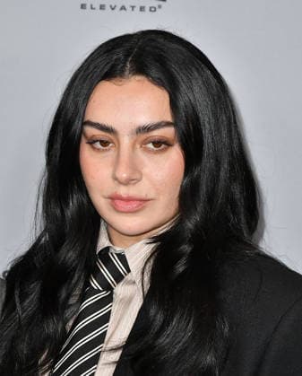 The Moment Premiere at Sundance Film Festival in Park City, USA - 23 Jan 2026 Charli XCX attends the The Moment Premiere during the 2026 Sundance Film Festival at Eccles Center Theater. Park City United States Copyright: xImagexSpacex xSOPAxImagesx SFF26_2_Moment_098