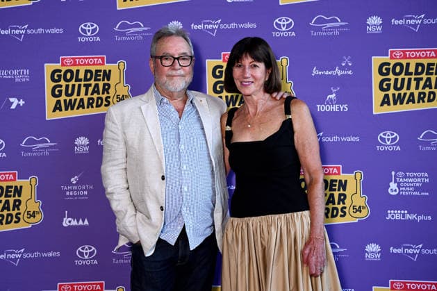 TAMWORTH COUNTRY MUSIC FESTIVAL, John Williamson (left) arrives at the Golden Guitar Awards during the 54th Tamworth Country Music Festival in Tamworth, NSW, Saturday, January 24, 2026. ( NO ARCHIVING TAMWORTH NEW SOUTH WALES AUSTRALIA  Copyright: xBIANCAxDExMARCHIx 20260124154814160138