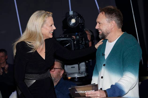 Hamburg, Germany 23 Jan 2026 NDR Talk Show 23 01 2026 In the picture Barbara Schöneberger and Steven Gätjen Barbara Schoeneberger and Steven Gaetjen NDR Studio Hamburg Copyright: xFotostandx xMeyerx