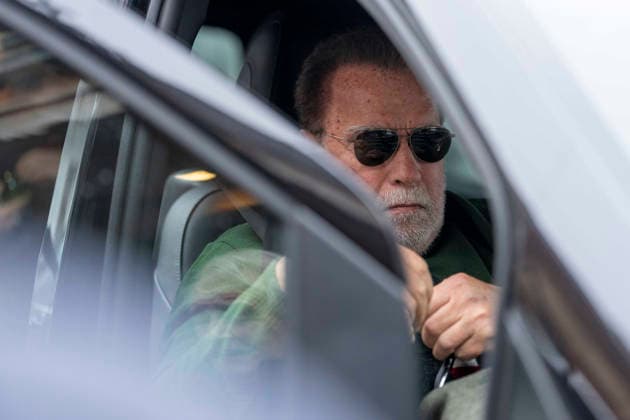 KITZBUEHEL, OESTERREICH 24. JAENNER: Das Bild zeigt den Hollywood-Schauspieler Arnold Schwarzenegger waehrend der VIP-Gaeste beim FIS Alpinen Skiweltcup Herren-Abfahrt in Kitzbuehel am 24. Januar 2026 in Kitzbuehel, OESTERREICH, TIROL. KITZBUEHEL, AUSTRIA - JANUARY 24: picture shows Hollywood actor Arnold Schwarzenegger during the VIP guests during the FIS Alpine Ski World Cup Men s Downhill in Kitzbuehel at KITZBUEHEL on January 24, 2026 at Kitzbuehel, AUSTRIA, TYROL. Copyright: xIBEX.agencyx xKlausxPressbergerx