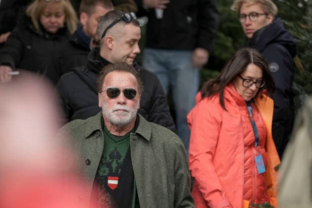 KITZBUEHEL, OESTERREICH 24. JAENNER: Das Bild zeigt den Hollywood-Schauspieler Arnold Schwarzenegger waehrend der VIP-Gaeste beim FIS Alpinen Skiweltcup Herren-Abfahrt in Kitzbuehel am 24. Januar 2026 in Kitzbuehel, OESTERREICH, TIROL. KITZBUEHEL, AUSTRIA - JANUARY 24: picture shows Hollywood actor Arnold Schwarzenegger during the VIP guests during the FIS Alpine Ski World Cup Men s Downhill in Kitzbuehel at KITZBUEHEL on January 24, 2026 at Kitzbuehel, AUSTRIA, TYROL. Copyright: xIBEX.agencyx xKlausxPressbergerx