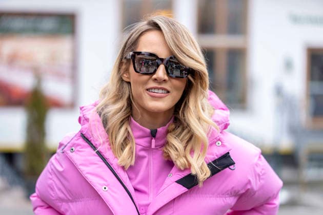 KITZBUEHEL, OESTERREICH 24. JAENNER: Das Bild zeigt die oesterreichische Saengerin Melissa Naschenweng waehrend der VIP-Gaeste beim FIS Alpinen Skiweltcup Herren-Abfahrt in Kitzbuehel am 24. Januar 2026 in Kitzbuehel, OESTERREICH, TIROL. KITZBUEHEL, AUSTRIA - JANUARY 24: picture shows Austrian singer Melissa Naschenweng. during the VIP guests during the FIS Alpine Ski World Cup Men s Downhill in Kitzbuehel at KITZBUEHEL on January 24, 2026 at Kitzbuehel, AUSTRIA, TYROL. Copyright: xIBEX.agencyx xKlausxPressbergerx