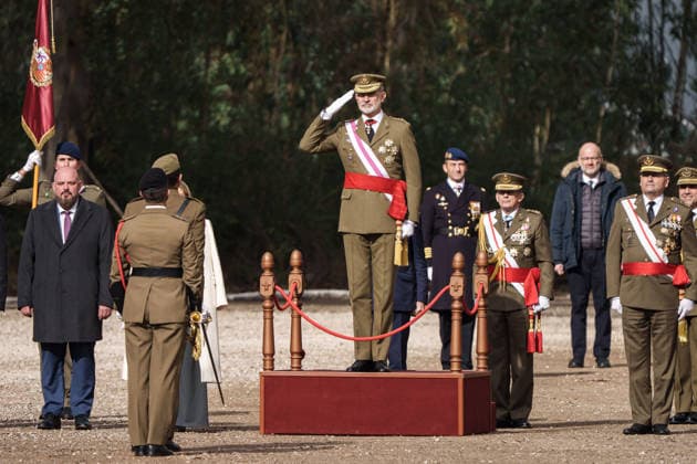 The King presides over the swearing in of the flag of the military troops of the Spanish Army in Cáceres King Felipe VI attends the oath before the flag of the military troops of the Spanish Army, at the Centro de Formación de Tropa Cefot nº 1, Santa Ana barracks, on January 24, 2026, in Cáceres, Extremadura Spain The Troop Training Center No. 1 CEFOT 1 is a military training center of the Spanish Army located in the vicinity of the Spanish city of Cáceres It is one of the two Troop Training Centers soldier, corporal and lance corporal in Spain along with the Troop Training Center No. 2, located in San Fernando Cadiz 24 JANUARY 2026 LAND ARMY FLAG SWEARING Caceres, Extremadura Caceres, Extremadura Spain  Copyright: xJavierxCintasx 7241074