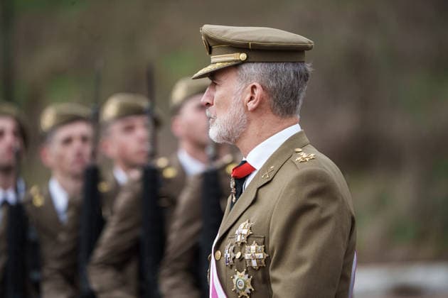 The King presides over the swearing in of the flag of the military troops of the Spanish Army in Cáceres King Felipe VI attends the oath before the flag of the military troops of the Spanish Army, at the Centro de Formación de Tropa Cefot nº 1, Santa Ana barracks, on January 24, 2026, in Cáceres, Extremadura Spain The Troop Training Center No. 1 CEFOT 1 is a military training center of the Spanish Army located in the vicinity of the Spanish city of Cáceres It is one of the two Troop Training Centers soldier, corporal and lance corporal in Spain along with the Troop Training Center No. 2, located in San Fernando Cadiz 24 JANUARY 2026 LAND ARMY FLAG SWEARING Caceres, Extremadura Caceres, Extremadura Spain  Copyright: xJavierxCintasx 7241079