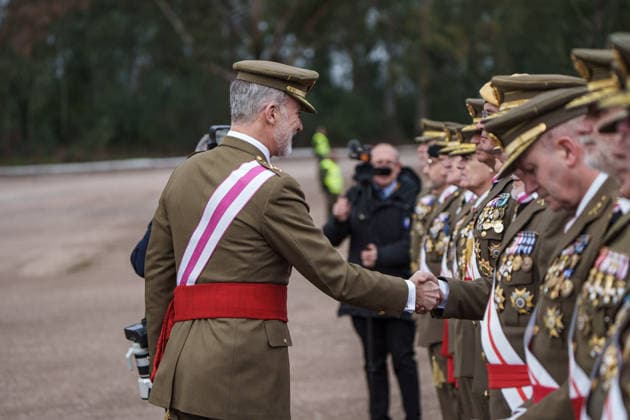 The King presides over the swearing in of the flag of the military troops of the Spanish Army in Cáceres King Felipe VI attends the oath before the flag of the military troops of the Spanish Army, at the Centro de Formación de Tropa Cefot nº 1, Santa Ana barracks, on January 24, 2026, in Cáceres, Extremadura Spain The Troop Training Center No. 1 CEFOT 1 is a military training center of the Spanish Army located in the vicinity of the Spanish city of Cáceres It is one of the two Troop Training Centers soldier, corporal and lance corporal in Spain along with the Troop Training Center No. 2, located in San Fernando Cadiz 24 JANUARY 2026 LAND ARMY FLAG SWEARING Caceres, Extremadura Caceres, Extremadura Spain  Copyright: xJavierxCintasx 7241084