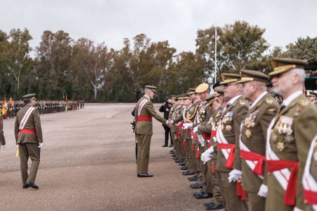 The King presides over the swearing in of the flag of the military troops of the Spanish Army in Cáceres King Felipe VI attends the oath before the flag of the military troops of the Spanish Army, at the Centro de Formación de Tropa Cefot nº 1, Santa Ana barracks, on January 24, 2026, in Cáceres, Extremadura Spain The Troop Training Center No. 1 CEFOT 1 is a military training center of the Spanish Army located in the vicinity of the Spanish city of Cáceres It is one of the two Troop Training Centers soldier, corporal and lance corporal in Spain along with the Troop Training Center No. 2, located in San Fernando Cadiz 24 JANUARY 2026 LAND ARMY FLAG SWEARING Caceres, Extremadura Caceres, Extremadura Spain  Copyright: xJavierxCintasx 7241087