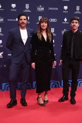 Red carpet of the Feroz Awards 2026 The team of the series Animal poses on the red carpet of the Feroz Awards 2026, at the Pazo da Cultura, on January 24, 2026, in Pontevedra, Galicia Spain The Feroz Awards are presented annually by the Asociación de Informadores Cinematográficos de Espana since 2014 with the aim of highlighting the best of the years audiovisual production, both in film and television 24 JANUARY 2026 Pontevedra Galicia Galicia Pontevedra Galicia Galicia Espana  Copyright: xEduardoxParrax 7241559