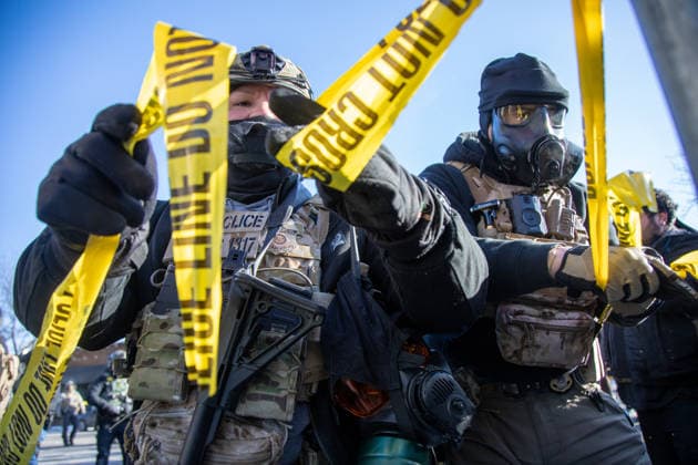 Protests erupt in Minneapolis after federal agent shooting MINNEAPOLIS, UNITED STATES - JANUARY 24: Protesters clash with law enforcement after a federal agent shot and killed a man on Jan. 24 — the second federal-involved shooting in the city this month, deepening tensions over enforcement operations in Minneapolis, United States, on January 24, 2026. Arthur Maiorella Anadolu Minneapolis United States. Editorial use only. Please get in touch for any other usage.  Copyright: x2026xAnadoluxArthurxMaiorellax