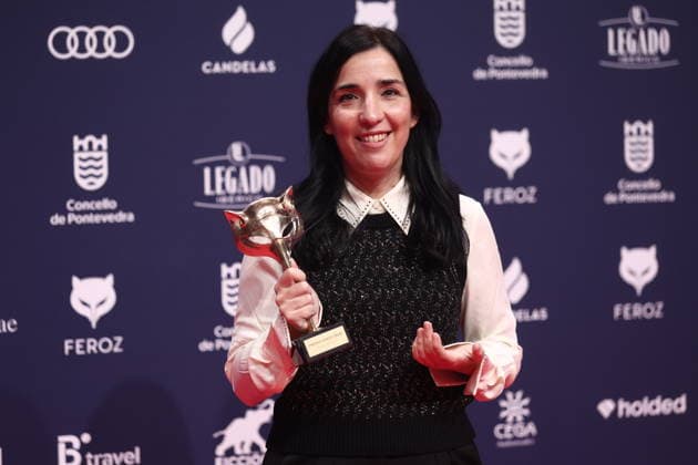 Photocall of award winners at the Feroz Awards 2026 Director and screenwriter Alauda Ruiz de Azúa poses with the Feroz DAMA Award for best screenplay of a film for Los domingos on the red carpet of the award winners at the Feroz Awards 2026, at the Pazo da Cultura, on January 24, 2026, in Pontevedra, Galicia Spain The Feroz Awards are presented annually by the Asociación de Informadores Cinematográficos de Espana since 2014, with the aim of highlighting the best of the years audiovisual production, both in film and television 24 JANUARY 2026 Pontevedra Galicia Pontevedra Galicia Galicia Spain.  Copyright: xEduardoxParrax 7242498