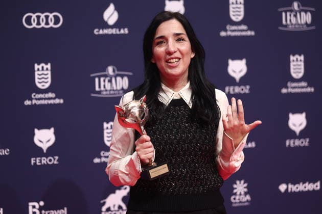 Photocall of award winners at the Feroz Awards 2026 Director and screenwriter Alauda Ruiz de Azúa poses with the Feroz DAMA Award for best screenplay of a film for Los domingos on the red carpet of the award winners at the Feroz Awards 2026, at the Pazo da Cultura, on January 24, 2026, in Pontevedra, Galicia Spain The Feroz Awards are presented annually by the Asociación de Informadores Cinematográficos de Espana since 2014, with the aim of highlighting the best of the years audiovisual production, both in film and television 24 JANUARY 2026 Pontevedra Galicia Pontevedra Galicia Galicia Spain.  Copyright: xEduardoxParrax 7242499