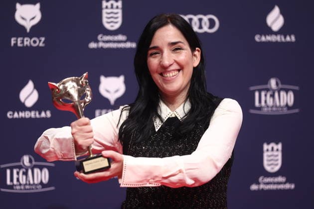 Photocall of award winners at the Feroz Awards 2026 Director and screenwriter Alauda Ruiz de Azúa poses with the Feroz DAMA Award for best screenplay of a film for Los domingos on the red carpet of the award winners at the Feroz Awards 2026, at the Pazo da Cultura, on January 24, 2026, in Pontevedra, Galicia Spain The Feroz Awards are presented annually by the Asociación de Informadores Cinematográficos de Espana since 2014, with the aim of highlighting the best of the years audiovisual production, both in film and television 24 JANUARY 2026 Pontevedra Galicia Pontevedra Galicia Galicia Spain.  Copyright: xEduardoxParrax 7242483