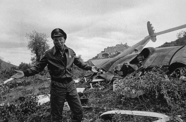 RECORD DATE NOT STATED RECORD DATE NOT STATED Frank Sinatra standing next to airplane wreckage for Von Ryan s Express, 1964. EDITORIAL USE ONLY  Copyright: x