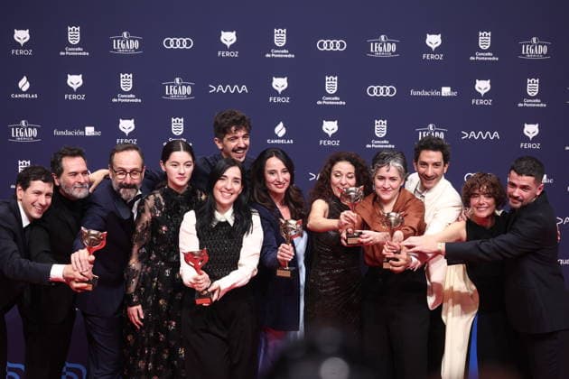Photocall of award winners at the Feroz Awards 2026 The team of Los domingos poses with the awards they have won on the red carpet of the award winners at the Feroz Awards 2026, at the Pazo da Cultura, on January 24, 2026, in Pontevedra, Galicia Spain The Feroz Awards are presented annually by the Asociación de Informadores Cinematográficos de Espana since 2014, with the aim of highlighting the best audiovisual production of the year, both in film and television 24 JANUARY 2026 Pontevedra Galicia Pontevedra Galicia Galicia Spain  Copyright: xEduardoxParrax 7242564