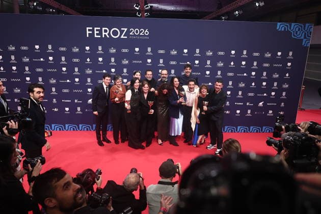 Photocall of award winners at the Feroz Awards 2026 The team of Los domingos poses with the awards they have won on the red carpet of the award winners at the Feroz Awards 2026, at the Pazo da Cultura, on January 24, 2026, in Pontevedra, Galicia Spain The Feroz Awards are presented annually by the Asociación de Informadores Cinematográficos de Espana since 2014, with the aim of highlighting the best audiovisual production of the year, both in film and television 24 JANUARY 2026 Pontevedra Galicia Pontevedra Galicia Galicia Spain  Copyright: xEduardoxParrax 7242568