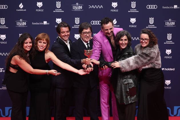 Photocall of winners at the Feroz Awards 2026 The team of La cena poses with the award for best comedy film on the red carpet of the winners at the Feroz Awards 2026, at the Pazo da Cultura, on January 24, 2026, in Pontevedra, Galicia Spain The Feroz Awards are presented annually by the Asociación de Informadores Cinematográficos de Espana since 2014, with the aim of highlighting the best of the years audiovisual production, both in film and television 24 JANUARY 2026 Pontevedra Galicia Pontevedra Galicia Galicia Espana  Copyright: xEduardoxParrax 7242556
