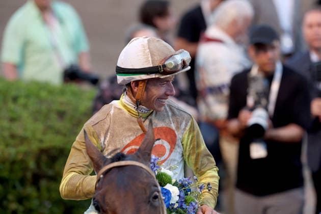 HALLANDALE BEACH, FL - JANUARY 24: Skippylongstocking (5) with jockey Tyler Gaffalione takes the lead against White Albarrio (11) with jockey Irad Ortiz, Jr. during the Pegasus World Cup Invitational horse race on January 24, 2026, at Gulfstream Park in Hallandale Beach, Florida People: Skippylongstocking, Tyler Gaffalione . Copyright: xhoo-me.com MediaPunchx