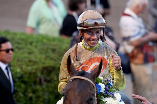 HALLANDALE BEACH, FL - JANUARY 24: Skippylongstocking (5) with jockey Tyler Gaffalione takes the lead against White Albarrio (11) with jockey Irad Ortiz, Jr. during the Pegasus World Cup Invitational horse race on January 24, 2026, at Gulfstream Park in Hallandale Beach, Florida People: Skippylongstocking, Tyler Gaffalione . Copyright: xhoo-me.com MediaPunchx