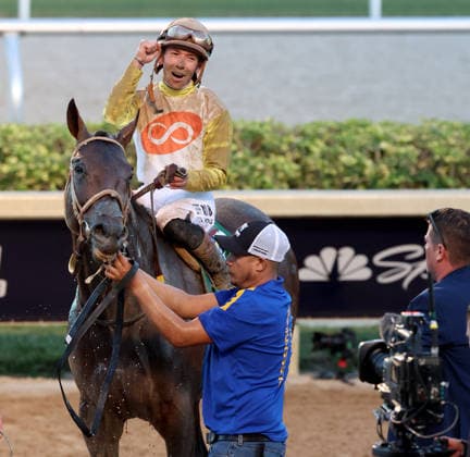 HALLANDALE BEACH, FL - JANUARY 24: Skippylongstocking (5) with jockey Tyler Gaffalione takes the lead against White Albarrio (11) with jockey Irad Ortiz, Jr. during the Pegasus World Cup Invitational horse race on January 24, 2026, at Gulfstream Park in Hallandale Beach, Florida People: Skippylongstocking, Tyler Gaffalione . Copyright: xhoo-me.com MediaPunchx