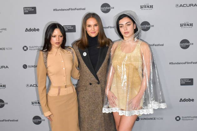 US actresses Jenna Ortega (L-R), Natalie Portman and Charli XCX attend the presentation of The Gallerist at the Sundance Film Festival in Park City, United States, 24 January 2026 (issued 25 January 2026). Sundance Film Festival in Park City !ACHTUNG: NUR REDAKTIONELLE NUTZUNG!  Copyright: xMONICAxRUBALCAVAx GRAF5074 20260125-55019171130007_1007