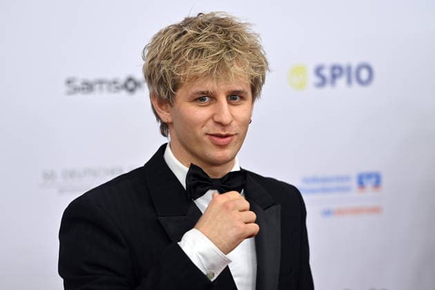Theo Carow actor, single picture, cropped single motif, portrait, portrait, portrait 50 German Film Ball, Red Carpet, Red Carpet, on 24 01 2026 at the H o t e l B a y e r i s c h e r H o f, M u e n c h e n