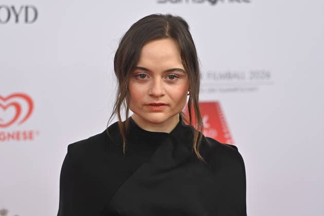 Lena Urzendowsky actress, single picture, cropped single motif, portrait, portrait 50 German Film Ball, Red Carpet, Red Carpet, on 24 01 2026 at the H o t e l B a y e r i s c h e r H o f, M u e n c h e n