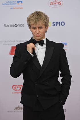 Theo Carow Actor , single picture,cropped single motif,half figure,half figure 50 German Film Ball, Red Carpet, Red Carpet, on 24 01 2026 at the H o t e l B a y e r i s h o f, M u e n c h e n