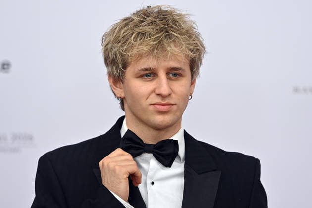 Theo Carow actor, single picture, cropped single motif, portrait, portrait, portrait 50 German Film Ball, Red Carpet, Red Carpet, on 24 01 2026 at the H o t e l B a y e r i s c h e r H o f, M u e n c h e n
