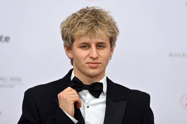 Theo Carow actor, single picture, cropped single motif, portrait, portrait, portrait 50 German Film Ball, Red Carpet, Red Carpet, on 24 01 2026 at the H o t e l B a y e r i s c h e r H o f, M u e n c h e n