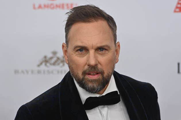 Steven Gaetjen presenter, single picture, cropped single motif, portrait, portrait, portrait 50 German Film Ball, Red Carpet, Red Carpet, on 24 01 2026 at the H o t e l B a y e r i s c h e r H o f, M u e n c h e n