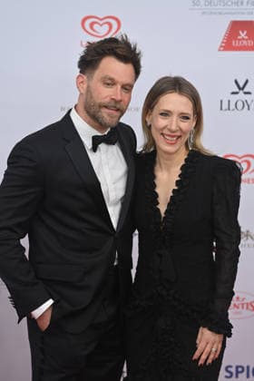 Ken DUKEN Actor with wife Marisa Leonie Bach Actress 50 German Film Ball, Red Carpet, on 24 01 2026 at the H o t e l B a y e r i s h o f, M u e n c h e n