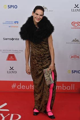 Bibiana BEGLAU Actress single picture, cropped, full body shot, full figure 50 German Film Ball, Red Carpet, Red Carpet, on 24 01 2026 at the H o t e l B a y e r i s c h o f, M u e n c h e n