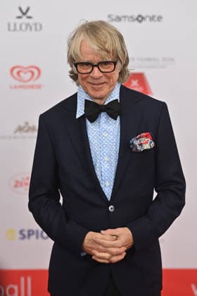 Helge SCHNEIDER Comedian, musician, single picture, cropped single motif, half-length portrait, half-length portrait, 50 German Film Ball, red carpet, red carpet, on 24 01 2026 at the H o t e l B a y e r i s c h e r H o f, M u e n c h e n