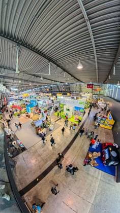 The weekend at CMT Stuttgart A birds eye view of the trade fair stands Tourism 25 01 2026 From above, the colorful hustle and bustle of the trade fair unfolds - clear lines, full halls and the whole variety of travel, caravanning and leisure in one view Photo KS Images de Karsten Schmalz Landesmesse,Stuttgart, 0 00000° N , 0 00000° E Baden Württemberg G