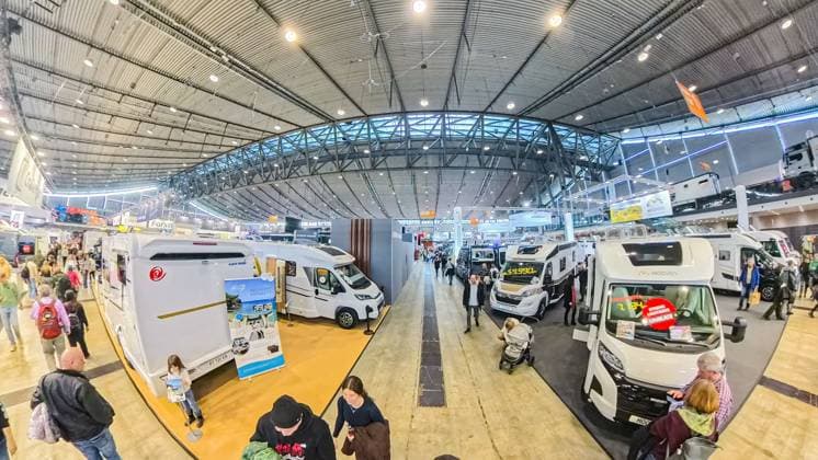 The weekend at CMT Stuttgart A birds eye view of the trade fair On the photo 25 01 2026 From above, the colorful hustle and bustle of the trade fair unfolds - clear lines, full halls and the whole variety of travel, caravanning and leisure in one view Photo KS Images de Karsten Schmalz Landesmesse,Stuttgart, 0 00000° N , 0 00000° E Baden Württemberg Germany
