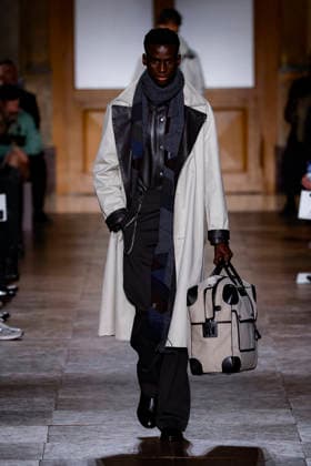 Hermès Mens Ready to Wear Autumn Winter 2026 2027 Collection fashion show during Paris Fashion Week PFW at Palais Brongniart on January 24, 2026 Hermès Mens Ready to Wear Autumn Winter 2026 2027 Collection fashion show during Paris Fashion Week PFW at Palais Brongniart on January 24, 2026 Paris France  Copyright: xAgencex xBestimagexAgencex xBestimagex