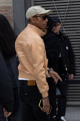 Pharrell Williams Arriving at the Sacai Mens Ready to Wear Fall Winter 2026 2027 show during Paris Fashion Week PFW on January 25, 2026 Shana Abitbol Bestimage Arriving at the Sacai Mens Ready to Wear Fall Winter 2026 2027 Collection show during Paris Fashion Week PFW on January 25, 2026 Paris France  Copyright: xShanaxAbitbolx xBestimagexShanaxAbitbolx xBestimagex