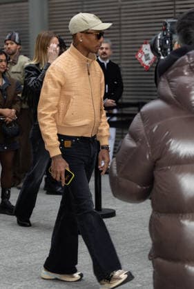 Pharrell Williams Arriving at the Sacai Mens Ready to Wear Fall Winter 2026 2027 show during Paris Fashion Week PFW on January 25, 2026 Shana Abitbol Bestimage Arriving at the Sacai Mens Ready to Wear Fall Winter 2026 2027 Collection show during Paris Fashion Week PFW on January 25, 2026 Paris France  Copyright: xShanaxAbitbolx xBestimagexShanaxAbitbolx xBestimagex