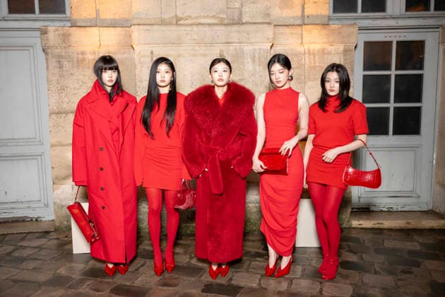 PFW Jacquemus photocall EB Yunah, Wonhee, Moka, Minju and Iroha attend the Jacquemus Menswear Fall Winter 2026-2027 show as part of Paris Fashion Week on January 25, 2026 in Paris, France. Photo by Eliot Blondet ABACAPRESS.COM Paris France France  Copyright: xBlondetxEliot ABACAx