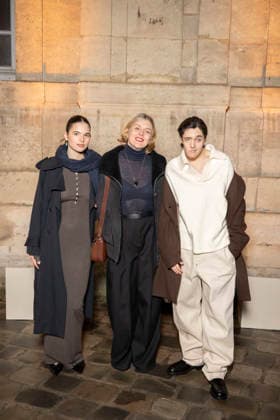 PFW Jacquemus photocall EB Rebecca Elkaim, Valerie Donzelli and Gabriel Donzelliattends the Jacquemus Menswear Fall Winter 2026-2027 show as part of Paris Fashion Week on January 25, 2026 in Paris, France. Photo by Eliot Blondet ABACAPRESS.COM Paris France France  Copyright: xBlondetxEliot ABACAx