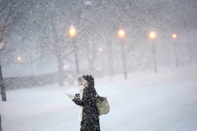 Winter storm in Toronto TORONTO, CANADA - JANUARY 25 : A woman walks along a sidewalk during snowstorm in Toronto, Ontario, Canada on January 25, 2026. Mert Alper Dervis Anadolu Ontario Canada. Editorial use only. Please get in touch for any other usage.  Copyright: x2026xAnadoluxMertxAlperxDervisx