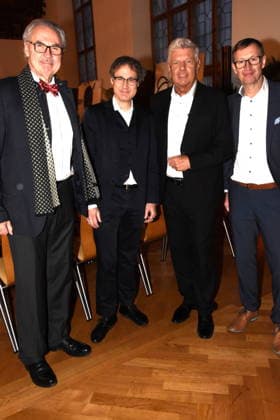 Professor Dr med Markus M Lerch Medical Director of the LMU Munich Professor Christian Hagl, Director of the Clinic for Heart Surgery at the LMU Clinic Dieter Reiter Lord Mayor Prof Dr med Berend Feddersen LMU Munich Munich 25 01 2025 Heart for Heart Reception of the City of Munich in the Old Town Hall for people after heart transplantation invites the