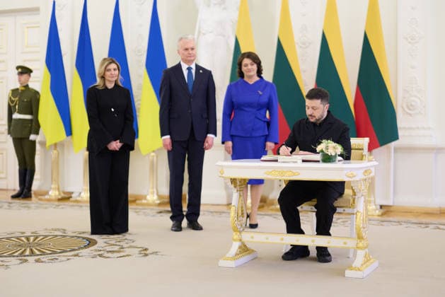 Zelenskyy visits Lithuania Olena Zelenska First Lady of Ukraine , Gitanas NausÄ—da President of Lithuania, Diana NausÄ—dienÄ— First Lady of Lithuania, Volodymyr Zelenskyy President of Ukraine Working Visit of the President and the First Lady of Ukraine to Lithuania to Take Part in Events Marking the Anniversary of the January Uprising. Vilnius, Lithuania on January 25, 2026 Vilnius Lithuania Copyright: xx