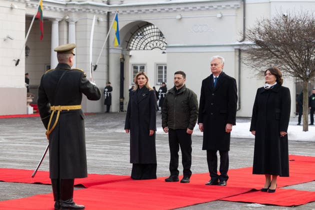 Zelenskyy visits Lithuania Olena Zelenska First Lady of Ukraine , Volodymyr Zelenskyy President of Ukraine, Gitanas NausÄ—da President of Lithuania, Diana NausÄ—dienÄ— First Lady of Lithuania Working Visit of the President and the First Lady of Ukraine to Lithuania to Take Part in Events Marking the Anniversary of the January Uprising. Vilnius, Lithuania on January 25, 2026 Vilnius Lithuania Copyright: xx