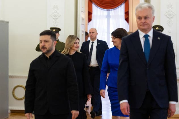 Zelenskyy visits Lithuania Olena Zelenska First Lady of Ukraine , Volodymyr Zelenskyy President of Ukraine, Gitanas NausÄ—da President of Lithuania, Diana NausÄ—dienÄ— First Lady of Lithuania Working Visit of the President and the First Lady of Ukraine to Lithuania to Take Part in Events Marking the Anniversary of the January Uprising. Vilnius, Lithuania on January 25, 2026 Vilnius Lithuania Copyright: xx