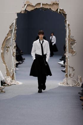 Défilé Sacai Collection Homme Prêt à Porter Automne Hiver 2026 2027 lors de la Fashion Week de Paris, le 25 janvier 2026 Sacai Fashion Show Men Ready to Wear Fall Winter 2026 2027 Collection , during Paris Fashion Week on january 25th 2026 Paris France  Copyright: xAgencex xBestimagexAgencex xBestimagex