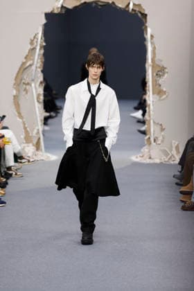 Défilé Sacai Collection Homme Prêt à Porter Automne Hiver 2026 2027 lors de la Fashion Week de Paris, le 25 janvier 2026 Sacai Fashion Show Men Ready to Wear Fall Winter 2026 2027 Collection , during Paris Fashion Week on january 25th 2026 Paris France  Copyright: xAgencex xBestimagexAgencex xBestimagex